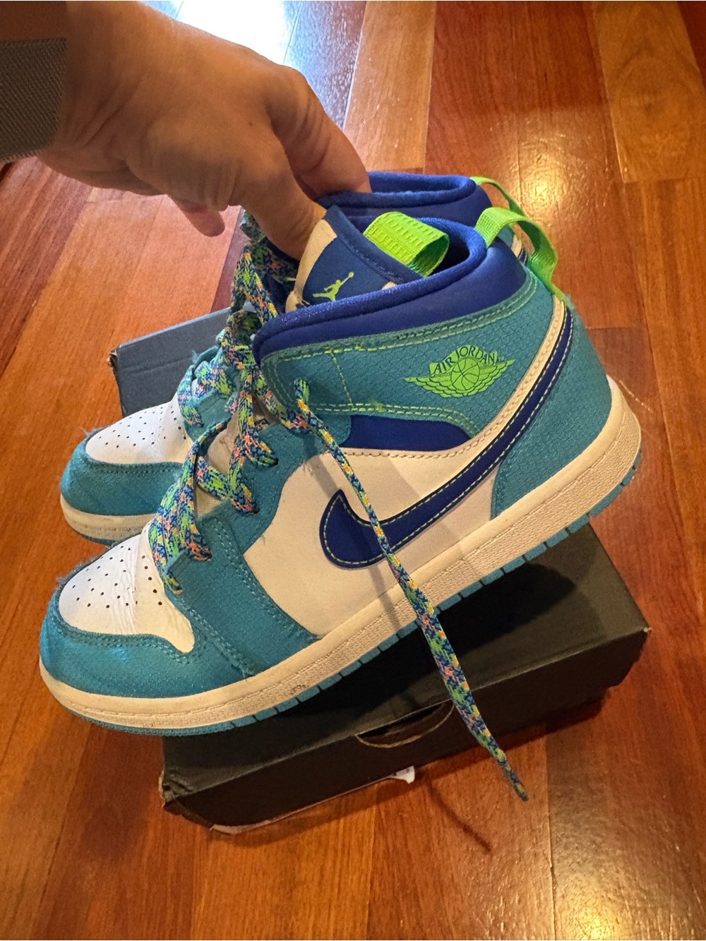 Jordan Kids Mid-Top Sneakers in Teal, White & Blue